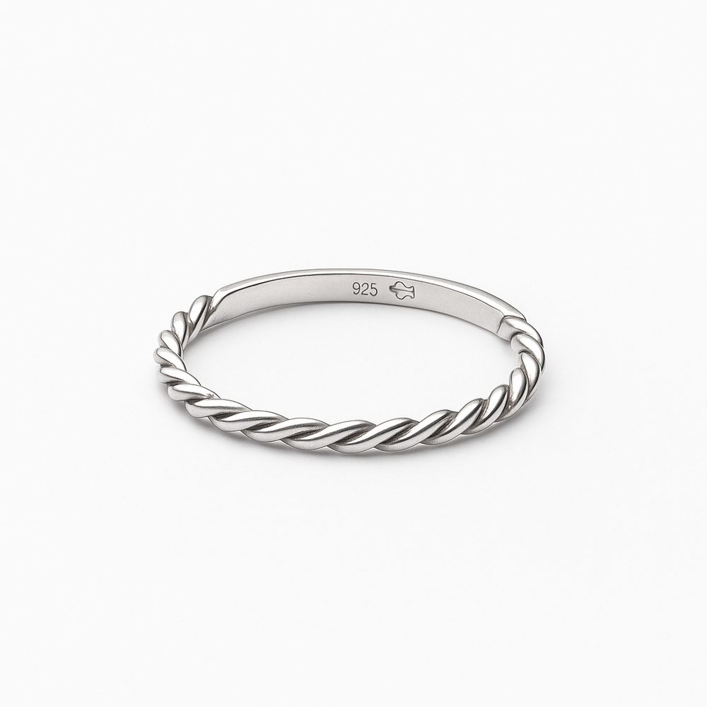 Zlatý prsten z bílého zlata